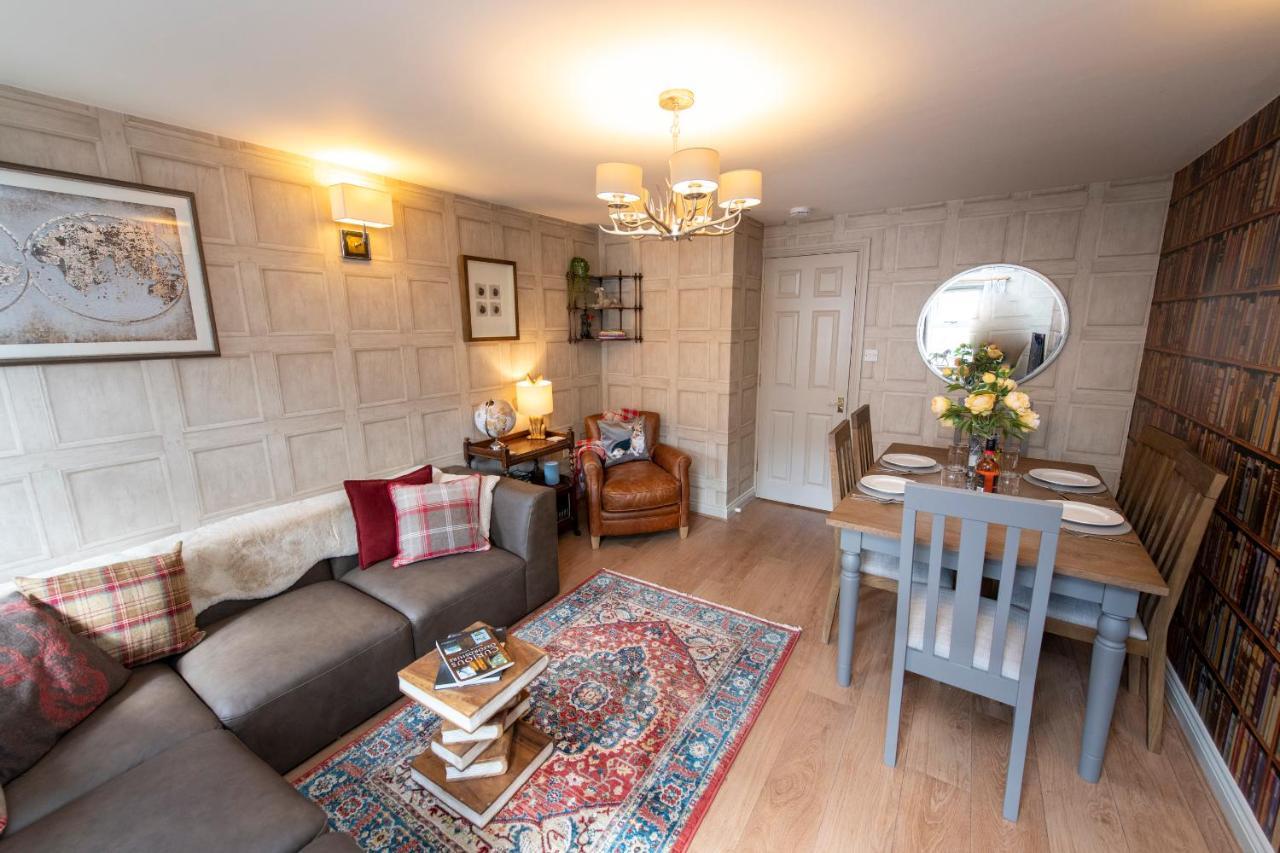 3 Bedroom House - A Very British Place To - Near Centre ! Hébergement de vacances