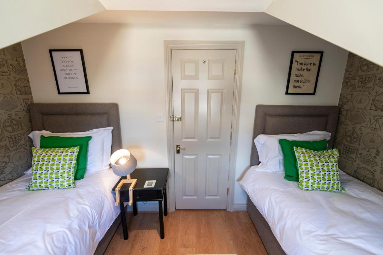 3 Bedroom House - A Very British Place To - Near Centre ! Hébergement de vacances