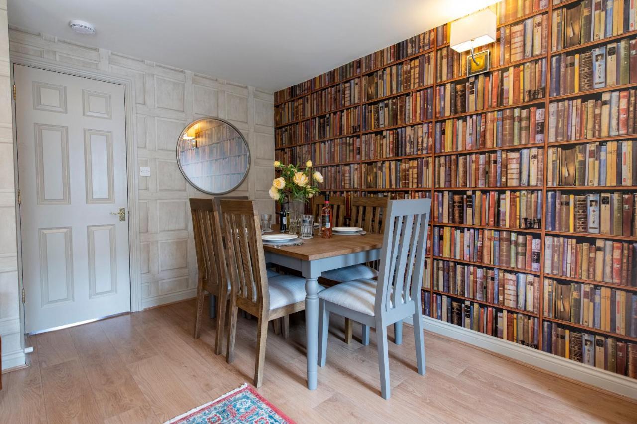 3 Bedroom House - A Very British Place To - Near Centre ! Hébergement de vacances